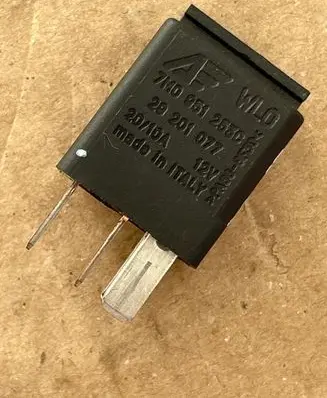 Volkswagen Golf V Other relay 7M0951253C 29201077 E00101