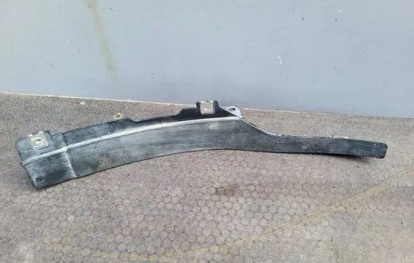 Audi Q7 4M Front splash guards bracket 4M0853887C