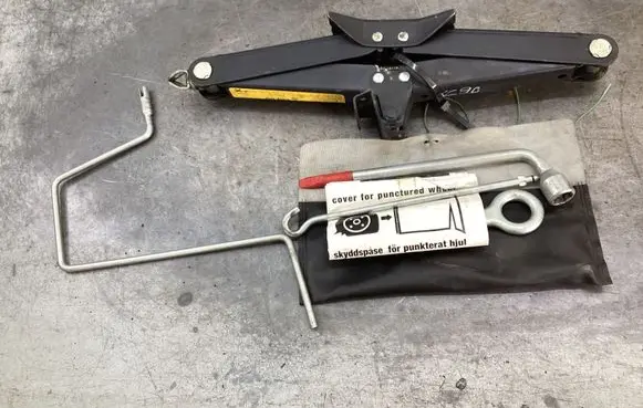 Volvo XC90 Tool set 