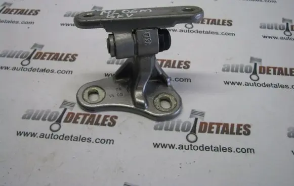 Mercedes-Benz ML W164 Rear door upper hinge