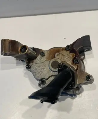 Volkswagen Golf V Oil pump 11367-0201