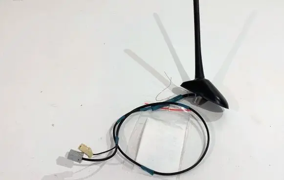 Toyota Avensis T270 Radio antenna V307289C