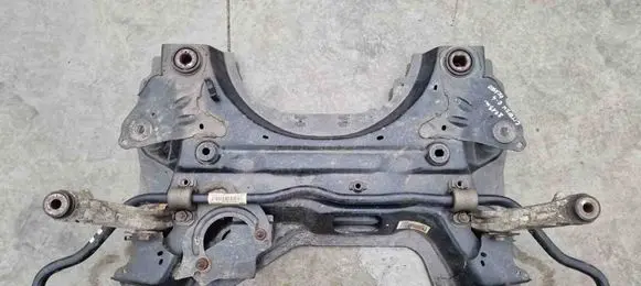 Citroen C4 II Picasso Front subframe 9802490780