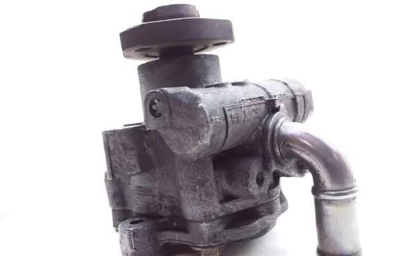 Volkswagen Golf IV Power steering pump 1J0422154B