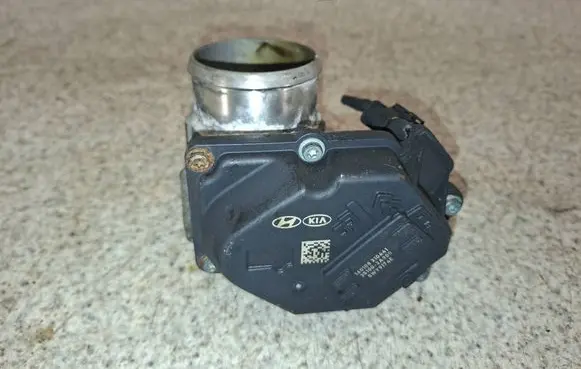 Hyundai ix35 Throttle valve 351002A900 140108210441 5WY9174E