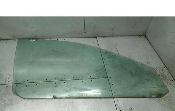 Audi A4 S4 B5 8D Front door window glass four-door 