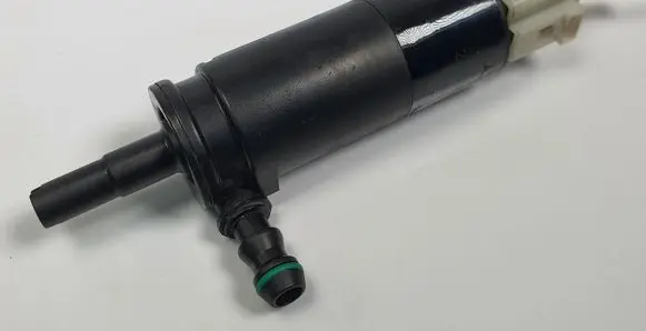 Ford Mondeo MK IV Windscreen/windshield washer pump 2108691221