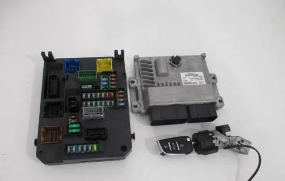 Citroen C4 II Engine ECU kit and lock set 9809447980 9814826280 9806687980