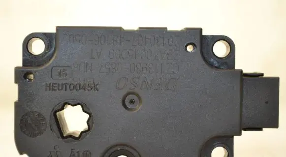 Audi A6 S6 C7 4G Intake manifold valve actuator/motor CZ1139300857 20130407 ZBAT0045D09
