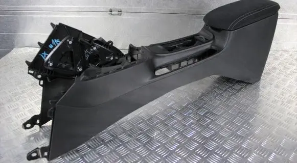 Honda Civic IX Center console