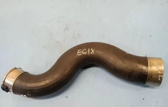 BMW 5 F10 F11 Intercooler hose/pipe 8571896