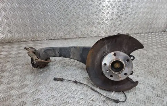 Mini One - Cooper F56 F55 Rear wheel hub 6851576