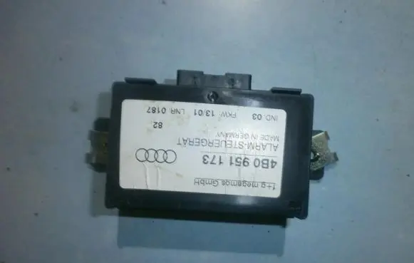 Audi A3 S3 8L Other control units/modules 4b0951173