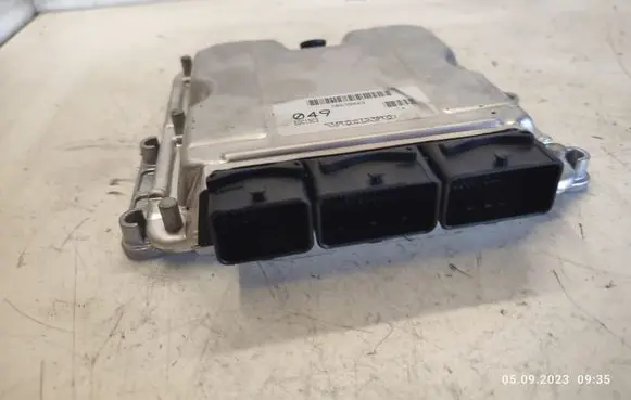 Volvo S40, V40 Engine control unit/module 0281010440