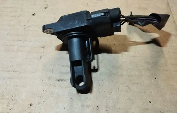 Toyota Yaris Mass air flow meter 222040J010