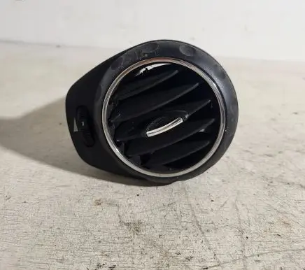 Alfa Romeo 147 Dashboard side air vent grill/cover trim