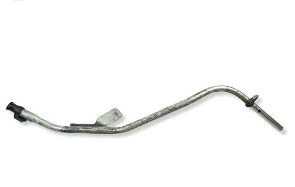 Mitsubishi Outlander IV Oil fill pipe