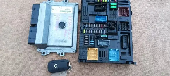 Citroen Berlingo Engine ECU kit and lock set 9843252980 9853988280 AAA1988850001