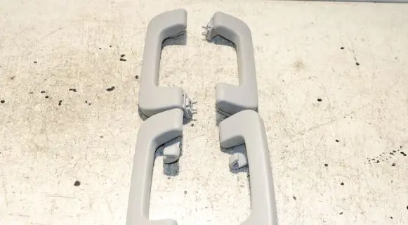 Audi A6 S6 C6 4F A set of handles for the ceiling 8P0857607M 8P0857608F