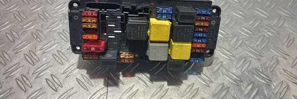 Mercedes-Benz C W203 Fuse box set 2035451601 5DK00848550 00000311415