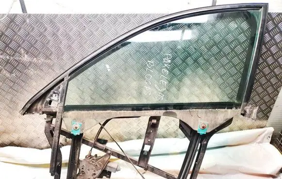 Audi A6 S6 C5 4B Front door window/glass frame 4b0837753a