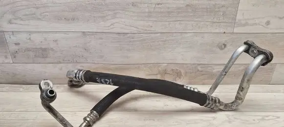 Opel Insignia A Air conditioning (A/C) pipe/hose 13220107