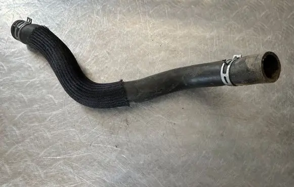 Nissan Qashqai Engine coolant pipe/hose