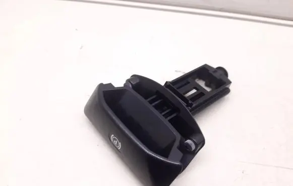 Mercedes-Benz E W212 Hand parking brake switch A2044200177