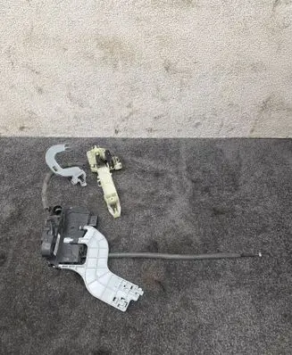 KIA Sportage Rear door lock 814203U000