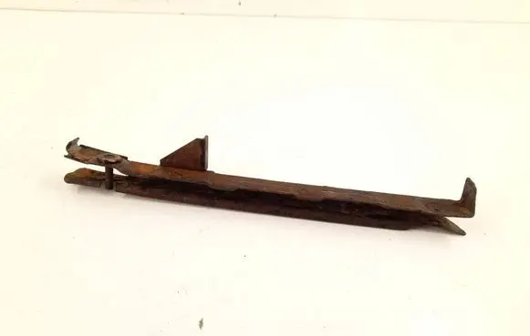 Mercedes-Benz E W211 Front bumper mounting bracket 2118801114 A2118801114