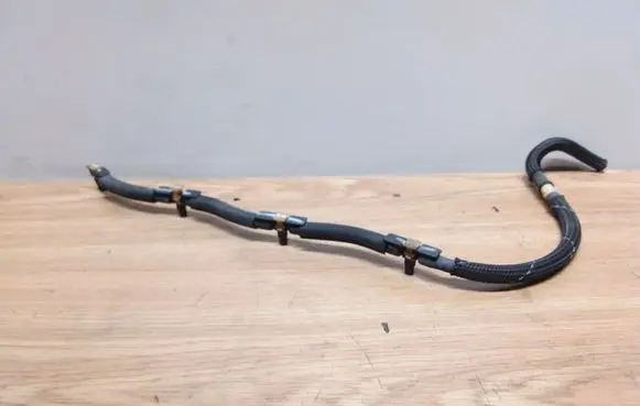 Volkswagen PASSAT B7 Fuel return line/hose 1928301276
