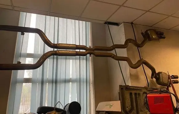 BMW 5 F10 F11 Exhaust manifold