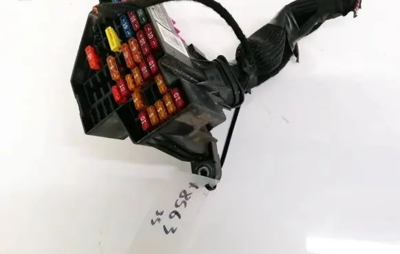 Volkswagen PASSAT B6 Fuse box set