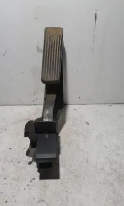 Mercedes-Benz E W211 Accelerator throttle pedal A2113000804 A2113010001