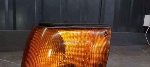 Nissan Sunny Front indicator light