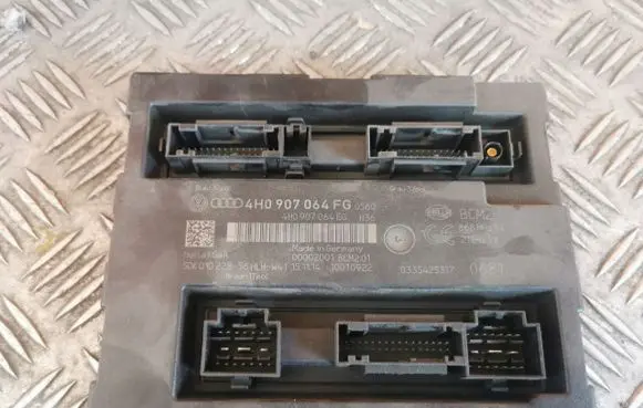 Audi A8 S8 D4 4H Comfort/convenience module 4H0907064FG