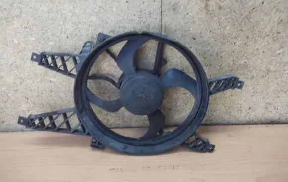 Renault Modus Electric radiator cooling fan