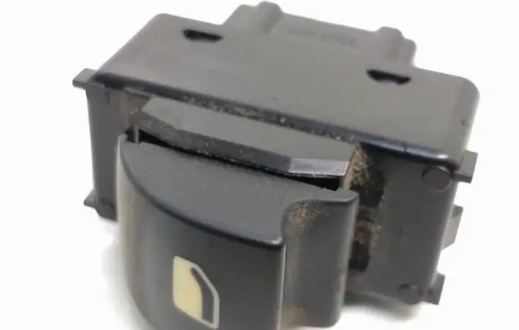 Peugeot Partner Electric window control switch 96621281