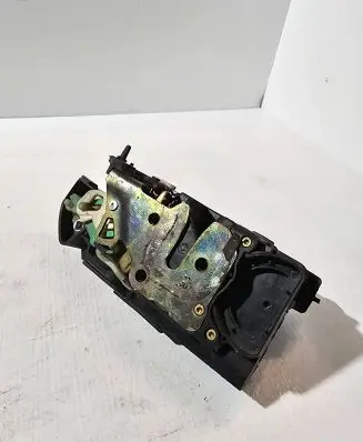 Opel Frontera B Rear door lock 16634324
