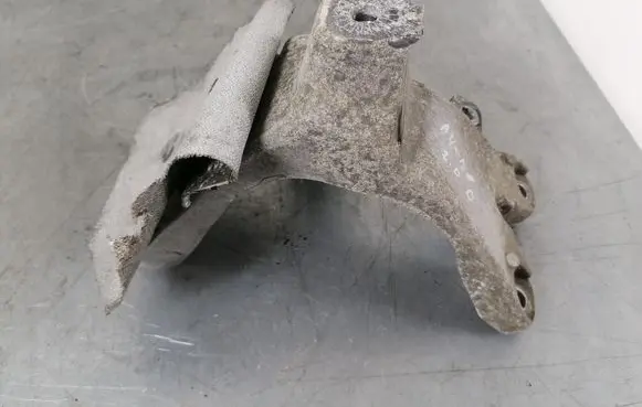 Audi A4 S4 B8 8K Engine mounting bracket 8K0199308BE