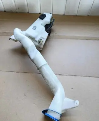 Seat Ibiza III (6L) Windshield washer fluid reservoir/tank