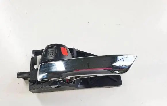 Suzuki SX4 S-Cross Front door interior handle