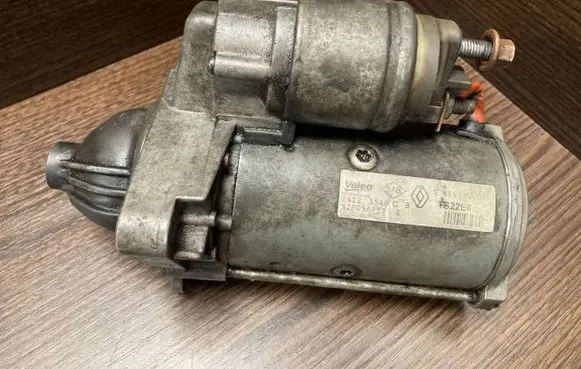 Renault Master III Starter motor 200568535