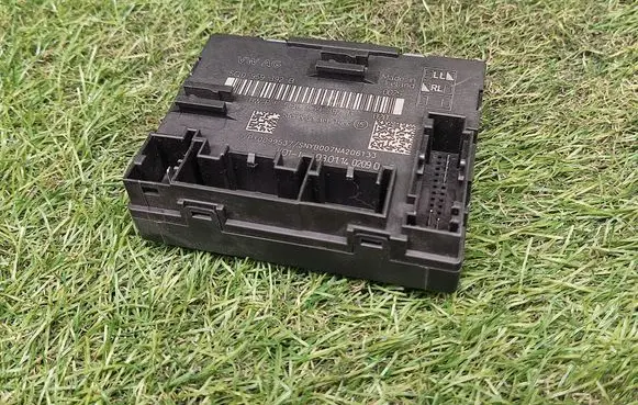 Audi A3 S3 8V Door control unit/module 5Q0959392B