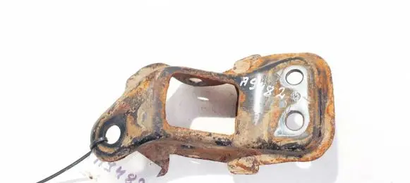 Subaru Legacy Bracket in trunk/boot 