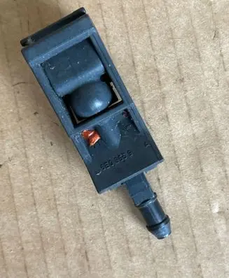 Volkswagen Golf IV Windshield washer spray nozzle 6E0955985A