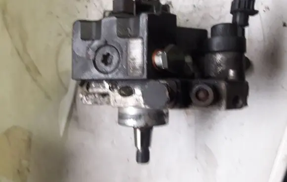 Jeep Cherokee Fuel injection high pressure pump