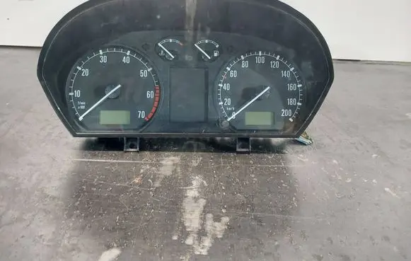 Speedometer (instrument cluster)