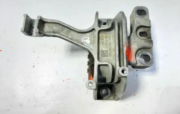 Volkswagen Polo VI Engine mount bracket 2Q0199262P
