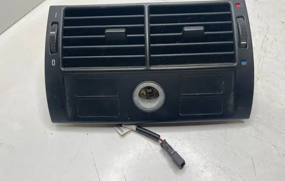 BMW X5 E53 Rear air vent grill 8409081 8370911